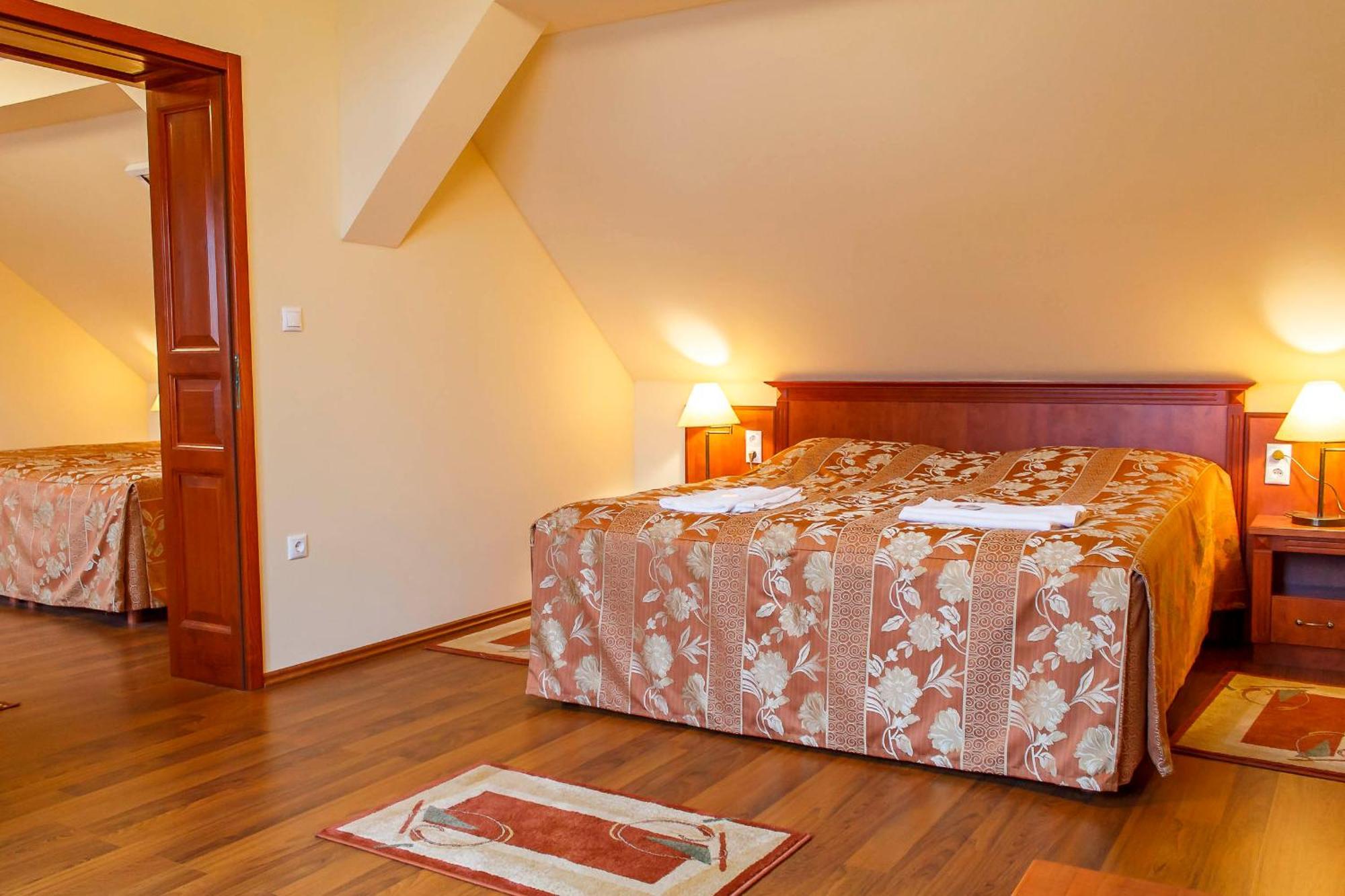 Pannon Hotel Bejelentkezes 20 Oraig, Check-In Until 20 O'Clock, Einchecken Bis 20 Uhr Mohacs Exterior photo