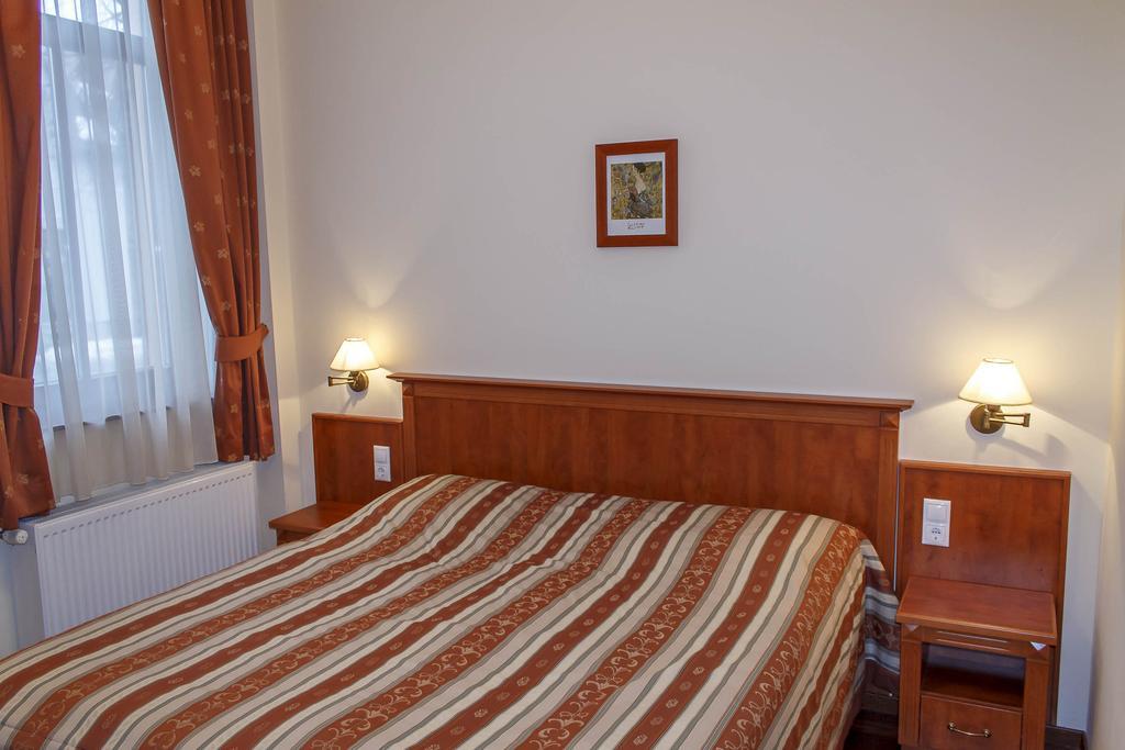Pannon Hotel Bejelentkezes 20 Oraig, Check-In Until 20 O'Clock, Einchecken Bis 20 Uhr Mohacs Exterior photo