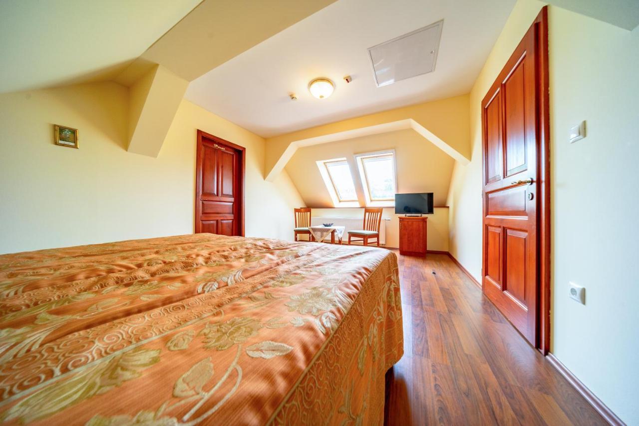 Pannon Hotel Bejelentkezes 20 Oraig, Check-In Until 20 O'Clock, Einchecken Bis 20 Uhr Mohacs Exterior photo