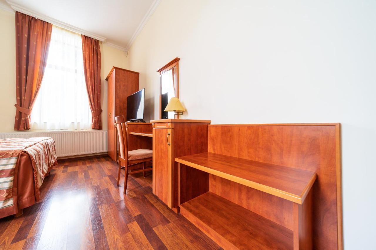Pannon Hotel Bejelentkezes 20 Oraig, Check-In Until 20 O'Clock, Einchecken Bis 20 Uhr Mohacs Exterior photo