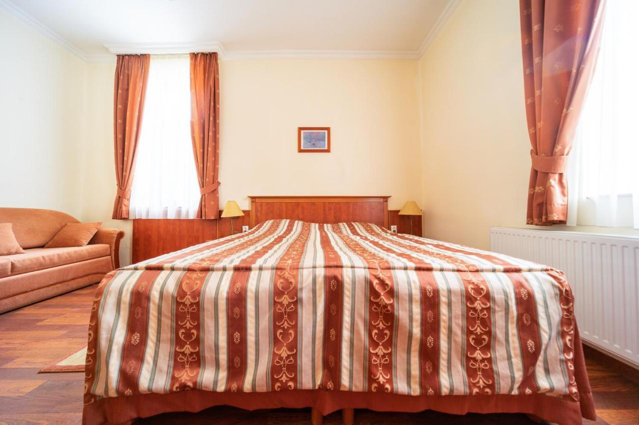 Pannon Hotel Bejelentkezes 20 Oraig, Check-In Until 20 O'Clock, Einchecken Bis 20 Uhr Mohacs Exterior photo