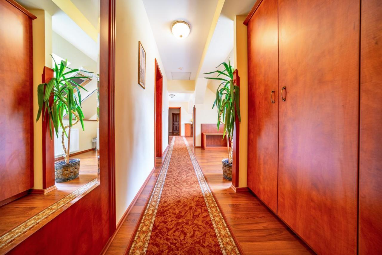 Pannon Hotel Bejelentkezes 20 Oraig, Check-In Until 20 O'Clock, Einchecken Bis 20 Uhr Mohacs Exterior photo