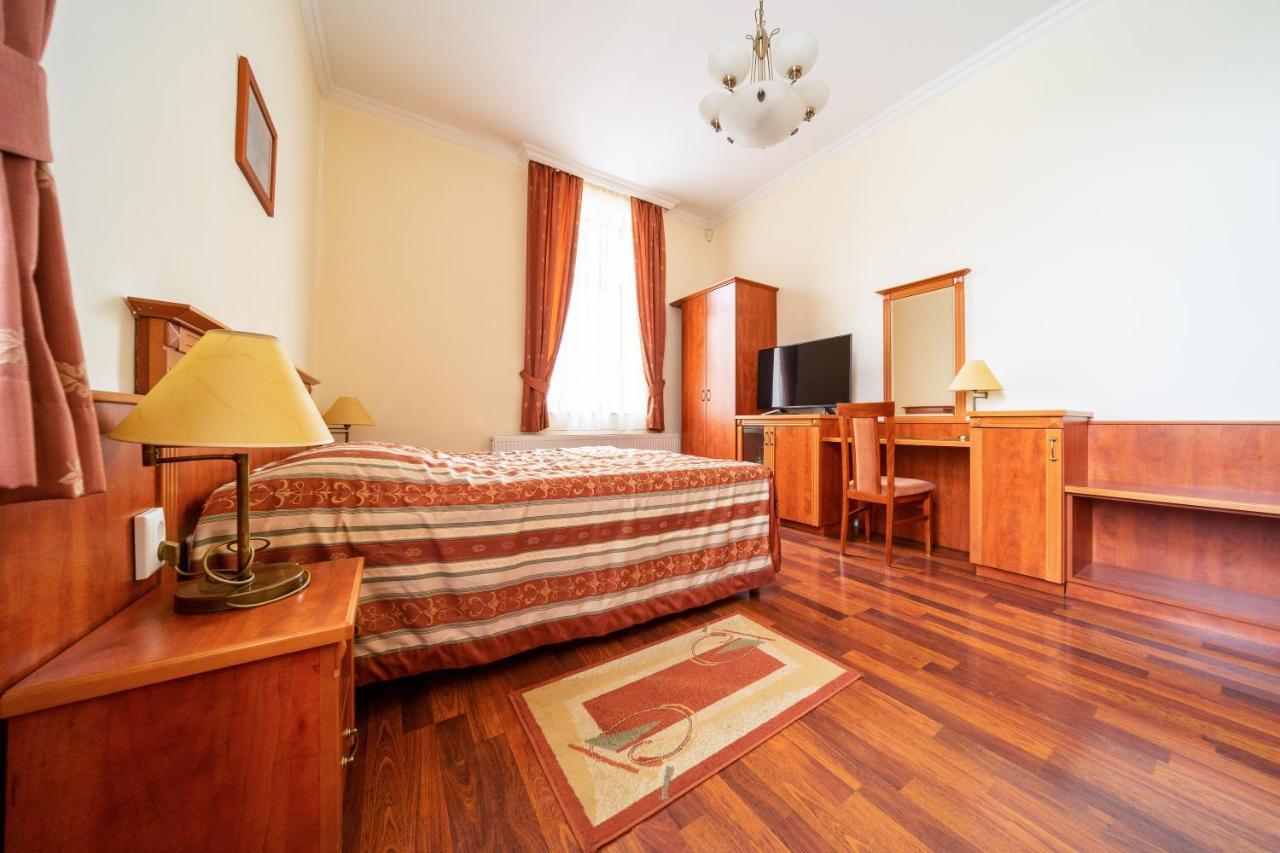 Pannon Hotel Bejelentkezes 20 Oraig, Check-In Until 20 O'Clock, Einchecken Bis 20 Uhr Mohacs Exterior photo