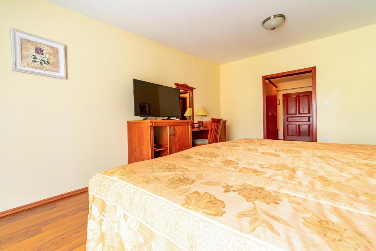 Pannon Hotel Bejelentkezes 20 Oraig, Check-In Until 20 O'Clock, Einchecken Bis 20 Uhr Mohacs Exterior photo