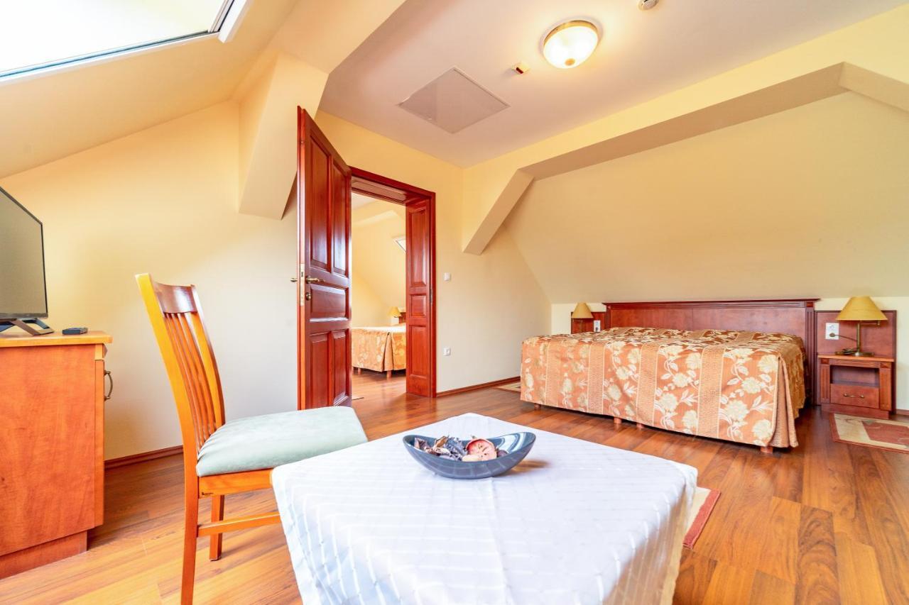 Pannon Hotel Bejelentkezes 20 Oraig, Check-In Until 20 O'Clock, Einchecken Bis 20 Uhr Mohacs Exterior photo